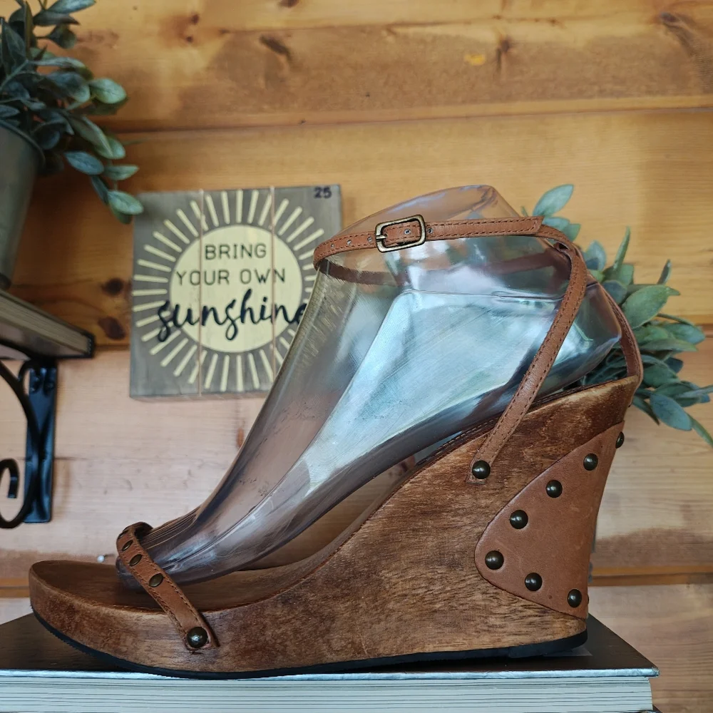 Riverstone Vintage Platform Wedge Heel Sandals Wood Studded Leather Strappy Sz 8